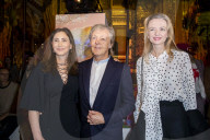PEOPLE - Promis bei Modenschau voin Stella McCartney an der PFW
