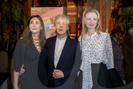 PEOPLE - Promis bei Modenschau voin Stella McCartney an der PFW