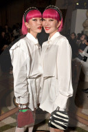 PEOPLE - Promis bei Modenschau voin Stella McCartney an der PFW