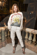 PEOPLE - Promis bei Modenschau voin Stella McCartney an der PFW