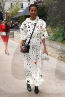 PEOPLE - Promis bei Valentino-Modenschau der PFW