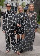 PEOPLE - Promis bei Valentino-Modenschau der PFW