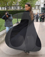 PEOPLE - Promis bei Valentino-Modenschau der PFW