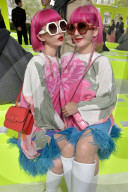 PEOPLE - Promis bei Valentino-Modenschau der PFW