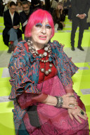 PEOPLE - Promis bei Valentino-Modenschau der PFW