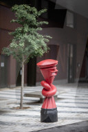 FEATURE - Briefkasten mit Knoten: Kunstinstallation von Alex Chinnek in GB