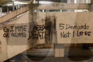NEWS - Hongkong: Nach Schuss auf Demonstrant gehen die Proteste weiter