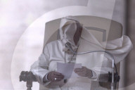NEWS - Papst Franziskus wÃ¤hrend der windigen Mittwochsaudienz