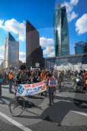 NEWS - Weltweiter Klimaprotest: Extinction Rebellion Aktivisten demonstrieren in Berlin
