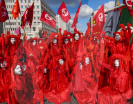NEWS - Weltweiter Klimaprotest: Extinction Rebellion Aktivisten demonstrieren in Berlin