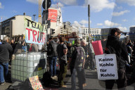 NEWS - Weltweiter Klimaprotest: Extinction Rebellion Aktivisten demonstrieren in Berlin