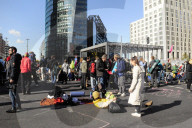 NEWS - Weltweiter Klimaprotest: Extinction Rebellion Aktivisten demonstrieren in Berlin