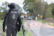 NEWS - Wiedersdorf: Ort nach tödlichen Schüssen in Halle abgeriegelt