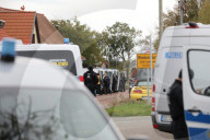 NEWS - Wiedersdorf: Ort nach tödlichen Schüssen in Halle abgeriegelt