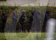 NEWS - Wiedersdorf: Ort nach tödlichen Schüssen in Halle abgeriegelt