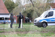 NEWS - Wiedersdorf: Ort nach tödlichen Schüssen in Halle abgeriegelt
