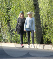 PREMIUM EXCLUSIVE Goldie Hawn Takes A Leisurely Stroll With A Workout Pal