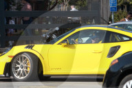PEOPLE -  Caitlyn Jenner kurvt mit ihrem Porsche durch Los Angeles