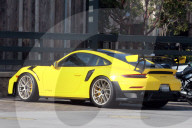 PEOPLE -  Caitlyn Jenner kurvt mit ihrem Porsche durch Los Angeles
