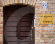 NEWS - Trauerbekundungen und Spuren des Anschlags an der Synagoge in Halle