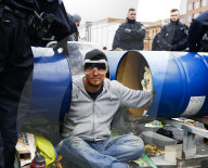 NEWS - Klima Aktivisten halten die deutsche Polizei auf Trab