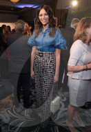 PEOPLE - Promis beim Variety's Power of Women Event in Beverly Hills