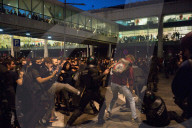 NEWS - Barcelona: Proteste und Ausschreitungen am Flughafen