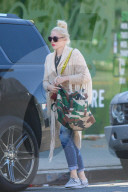 Gwen Stefani chills out gum and blows bubbles as she gets her nails done in Beverly Hills.
