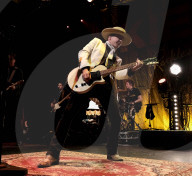 Kiefer Sutherland performs in Glasgow