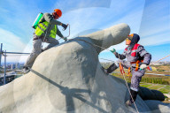 FEATURE - Die Mutter-Heimat-Statue in Wolgograd wird renoviert