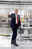 NEWS - Trump an der Eröffnung der Louis Vuitton Rochambeau Ranch in Texas