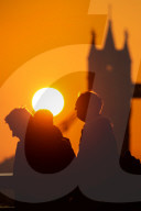 FEATURE - Goldenes London: Sonnenaufgang mit Tower Bridge