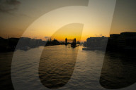 FEATURE - Goldenes London: Sonnenaufgang mit Tower Bridge
