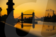 FEATURE - Goldenes London: Sonnenaufgang mit Tower Bridge
