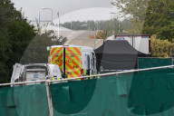 NEWS - Polizei findet 39 Leichen in Container nahe London (weitere Bilder)