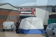 NEWS - Polizei findet 39 Leichen in Container nahe London (weitere Bilder)