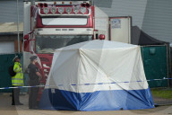 NEWS - Polizei findet 39 Leichen in Container nahe London (weitere Bilder)
