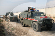 NEWS - Syrien: Russische Militärpolizei auf Patrouille an türkischer Grenze