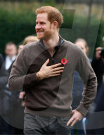 PEOPLE -  Prinz Harry posiert mit Team für Invictus Games