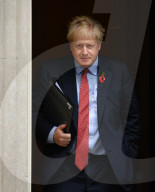 NEWS - Brexit: Premier Johnson vor Downing Street No 10 mit der Election Bill