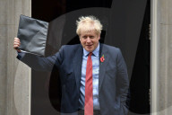 NEWS - Brexit: Premier Johnson vor Downing Street No 10 mit der Election Bill
