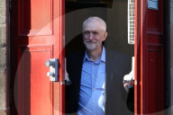 NEWS - Türöffner für Neuwahlen: Jeremy Corbyn verlässt Treffen in Schottland
