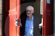 NEWS - Türöffner für Neuwahlen: Jeremy Corbyn verlässt Treffen in Schottland