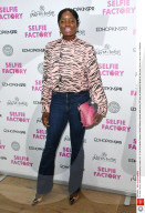 PEOPLE - Im Trend: Stars tragen Zebra-Print