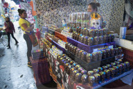 FEATURE - Süsse Totenköpfe im Verkauf zum Tag der Toten in Mexico