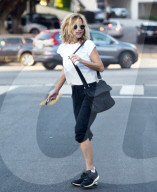 PREMIUM EXCLUSIVE Meg Ryan Ditches Engagement Ring, Confirms Split From John Mellencamp