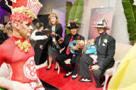 PEOPLE - Bette Midler's 2019 Hulaween Party - Inside 