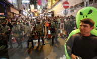 NEWS - Hongkong: Gespannte Ruhe zu Halloween