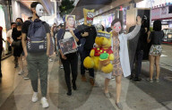 NEWS - Hongkong: Gespannte Ruhe zu Halloween