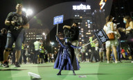 NEWS - Hongkong: Gespannte Ruhe zu Halloween